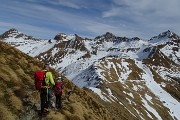 73 Scendendo al Passo di Tartano con vista sui Laghi di Porcile e su da sx Cima Vallocci, Cadelle e Valegino